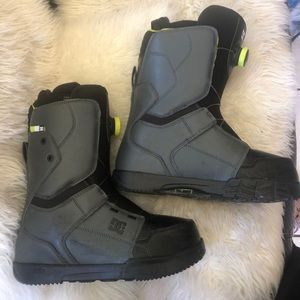 DC Scout snowboard boots